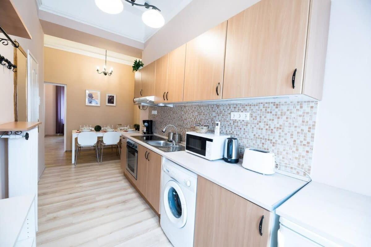Ultra Central - Next To The Synagogue - Air Conditioning Budapest Bagian luar foto